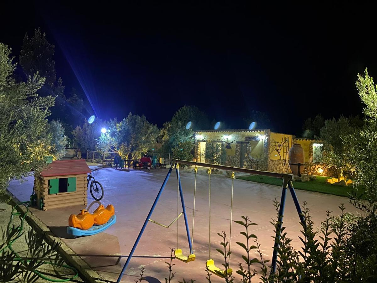 Cortijo Bustamante Guest House Baza Ngoại thất bức ảnh